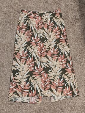 Liz Claiborne Olive Green Midi Skirt with Coral and Cream Leaf Print